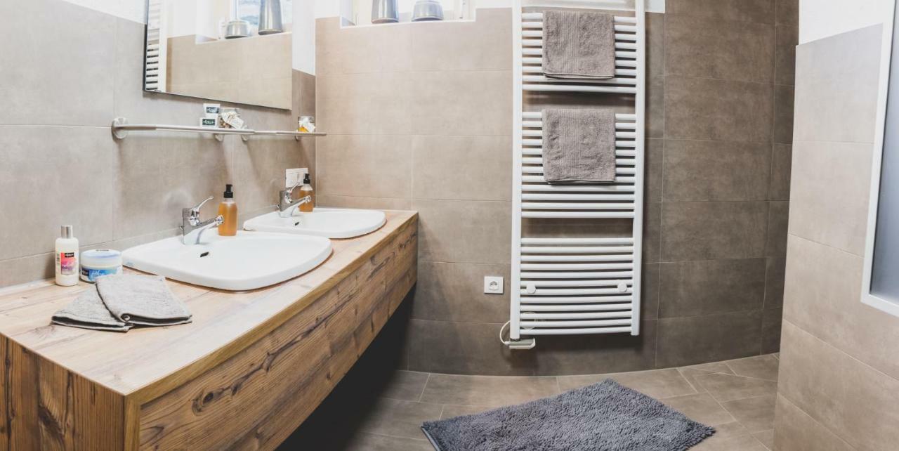 Wald Apartment *